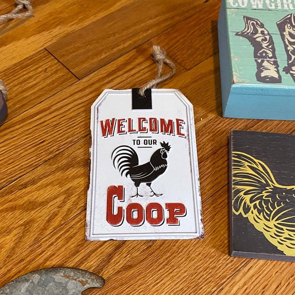 Rustic Farmhouse Welcome Signs - Picture 5 of 6